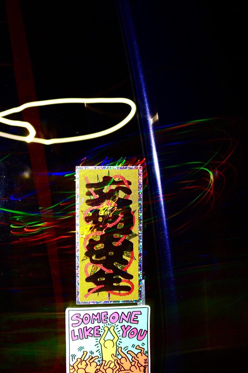 マルヒロ×三重野龍「キラキラお札ステッカー」